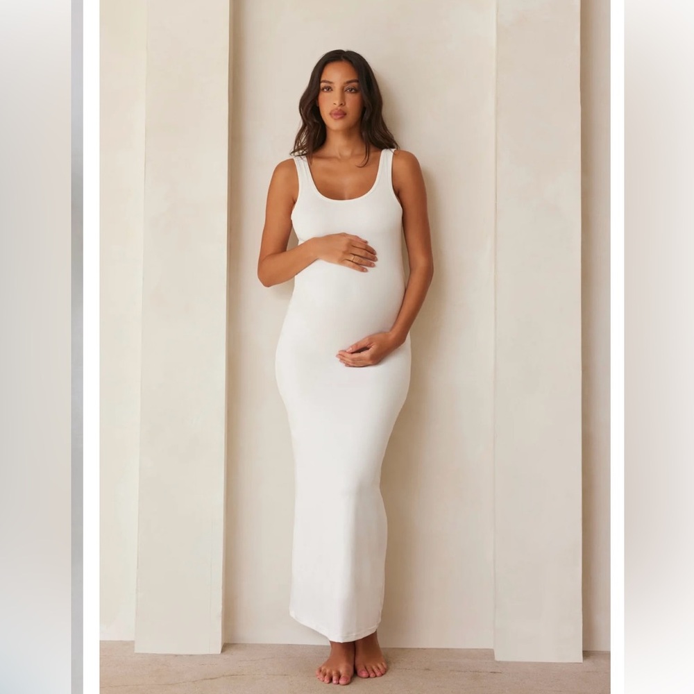 Chic White Sleeveless Maxi Dress